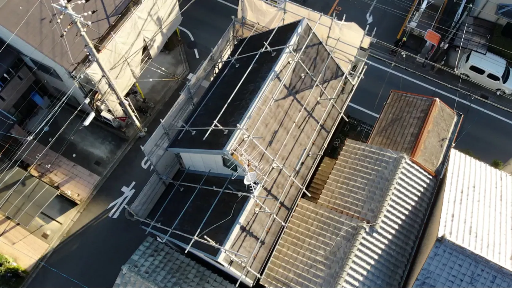 急勾斜面の屋根でも専門店なら出来る！