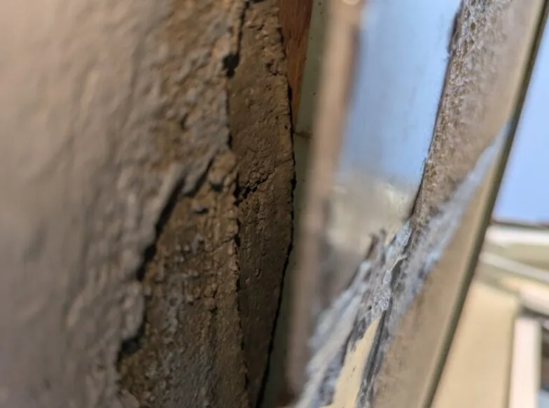 尼崎市でベランダの雨漏り修理